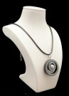 Halsband Hematit Med Vit Pärla Cornelia Magnani Smyckesdesign