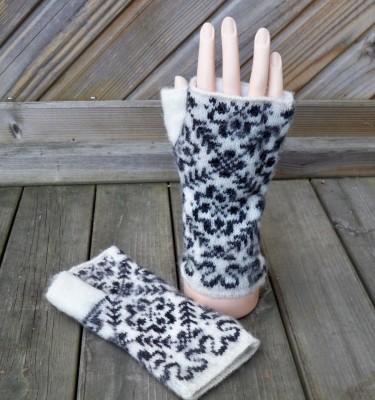 Vit Svarta Torgvantar Handledsvärmare Luvos ShetlandsullLuvos. Shetlandsull