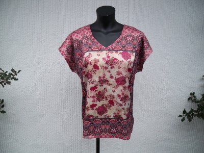 Vinröd Mönstrad Blus Jindo.Ze-Ze