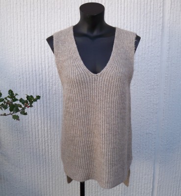 Lång Stickad Beige Slipover/Väst