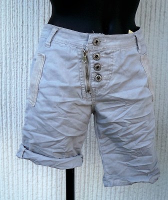 Shorts med dragkedjor. Grå