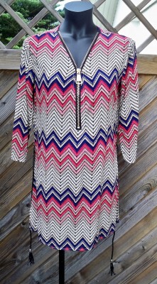 Klänning. Zig Zag mönster med dragkedja