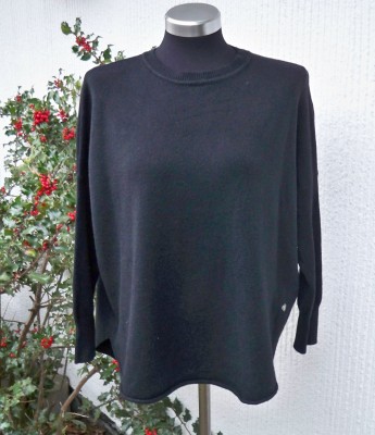 Svart Stickad Tröja Med Lång Ärm