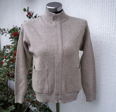 Sandbeige Stickad Kofta / Jacka