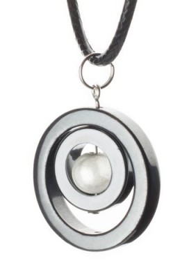Halsband Hematit Med Vit Pärla Cornelia Magnani Smyckesdesign