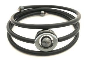 Gummiarmband Dilba Grå Hematit. Magnani Smyckesdesign