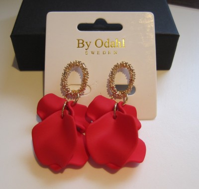 By Odahl Örhängen Röda Löv
