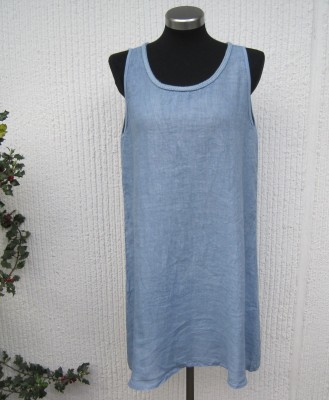 Jeansblå ärmlös knälång linneklänning