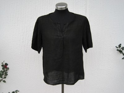 Svart Linneblus med halvlång ärm. Made in Italy